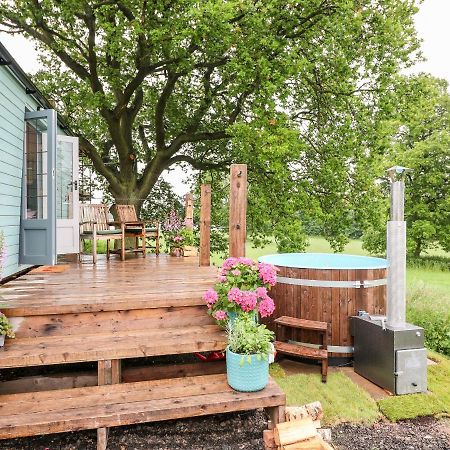The Lazy Mare By The Water Villa Rugeley Exterior photo