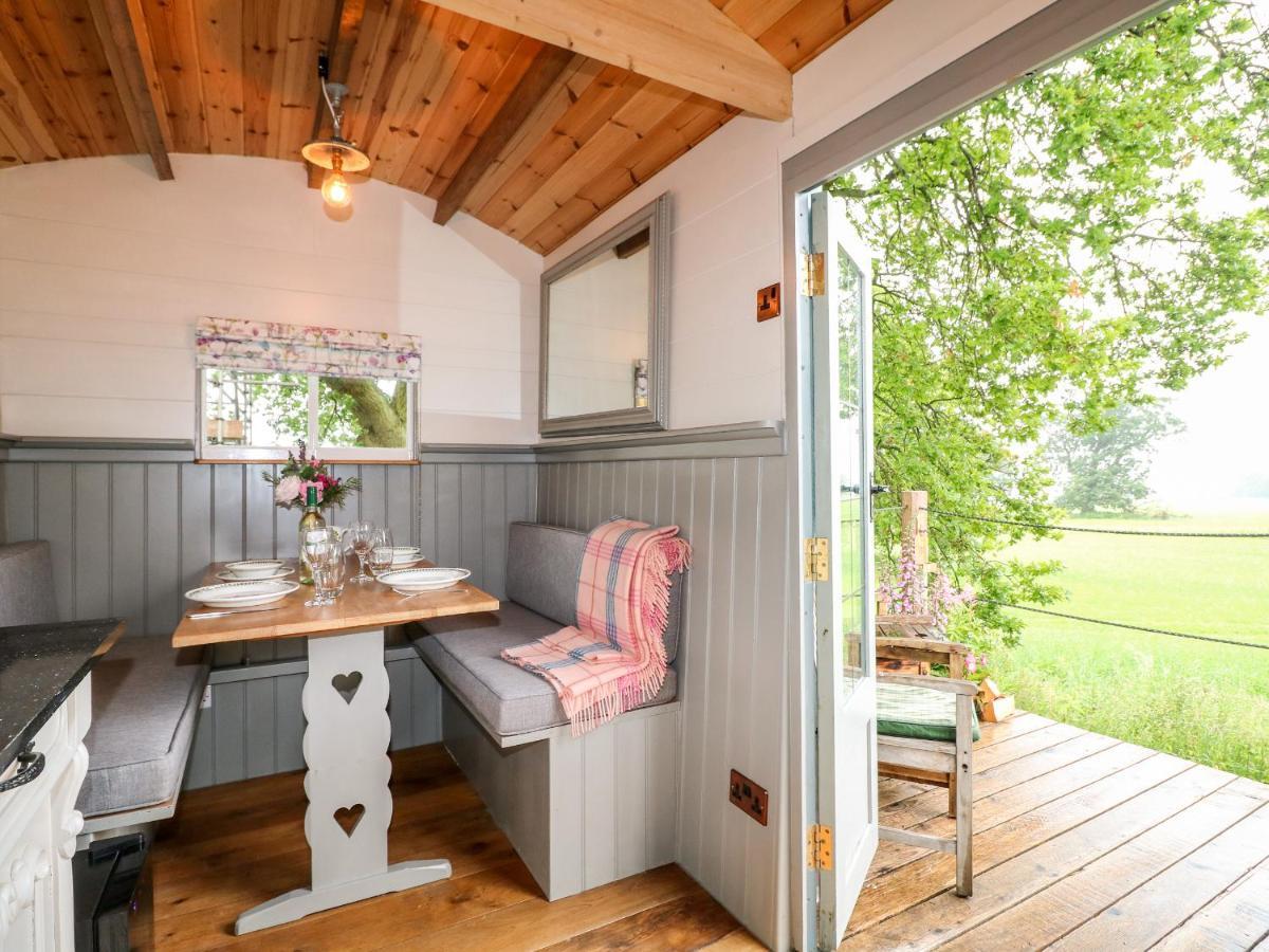 The Lazy Mare By The Water Villa Rugeley Exterior photo